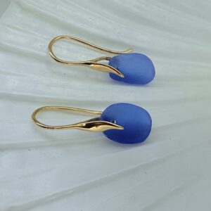 blauw zeeglas met verguld 24K sterling zilver 925 golf oorhaakjes