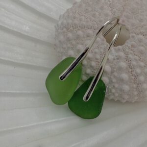 sterling zilveren 925 oorhaakjes met groen zeeglas