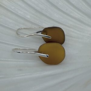 sterling zilveren 925 oorhaakjes met bruin/amber zeeglas