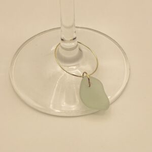 Wijnglasring met aqua zeeglas